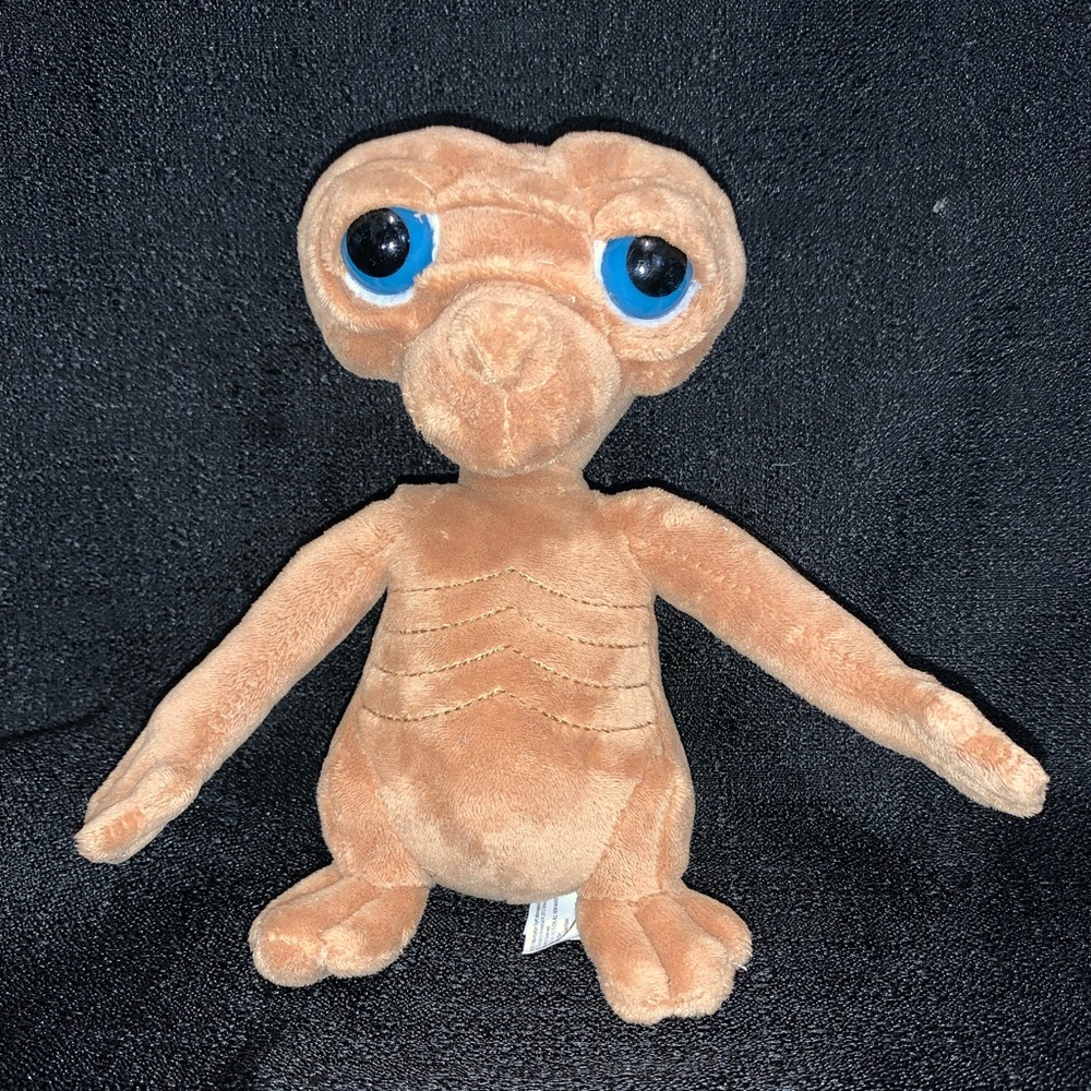 E.T. the Extra-Terrestrial 6.5” Plush Alien Manhattan Toy 2012